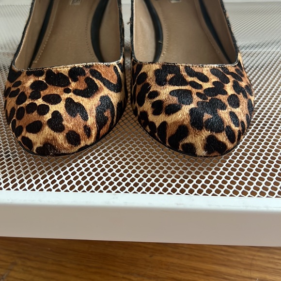 Tahari Leopard Block Heel Pump Size 9 - Picture 4 of 7